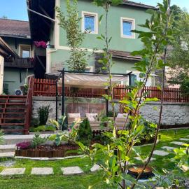 Park apartman Kertes ház Murau központjában gyönyörű kilátással Dog friendly garden house with a wonderful view in Murau centre, hotel em Murau