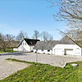 Yggdrasil Country Retreat - 20 min from Aalborg, hotel em Bælum