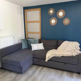 Appartement Cosy avec Cinéma privé et Jardin, hotel a Cauvigny