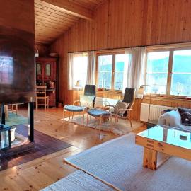 Spacious House with Sauna Balcony & Patio