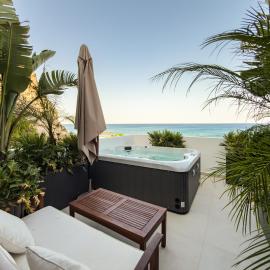 Aiolos Suites