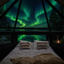 Private Aurora Glass Cabin & Lakeside Villa with Finnish Sauna, hotel Ranuában