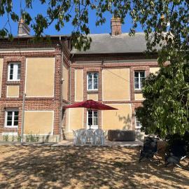 Rugles - Charmante maison normande, hotel i Rugles