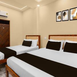 Hotel O Shivaksh pink palace, hotel in Prayagraj