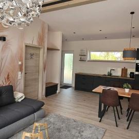 Gartenbungalow Rhönwald، فندق في Hilders
