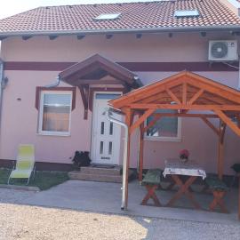Kötél utcai vendégház, hotel in Balatonkeresztúr