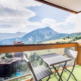 Le Lancelot - Magnifique Vue Montagne, Hotel in Villarembert