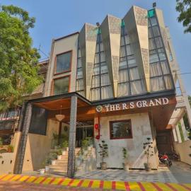 Hotel The R S Grand Near Taj Mahal