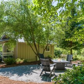 Pet-Friendly, Minutes to Town, Beaches, Kayaking, hotel in Eastsound