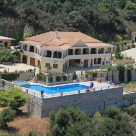 Villa Akros and Suites