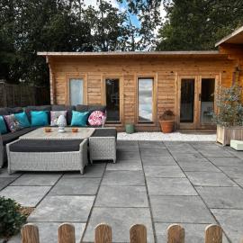 Log Cabin-Self Contained with Private Entrance – hotel w mieście Tadley