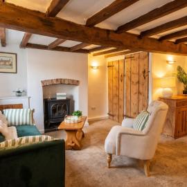 The Pokey 'Ole - Wollaton Village Cottage, Electric Fire & Parking