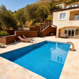 Borgo Villa Reževići, hótel í Katun