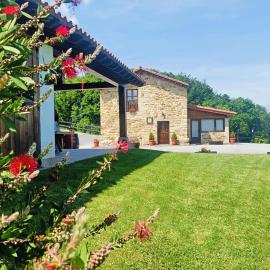 Casa Rural Los Riveros de Jeromo, hotel in Selaya