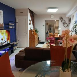 Grande maison à côté du métro, proche de Lille