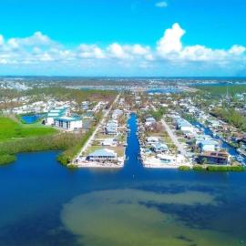 The Salty Sister Bayside Retreat Near Manasota Key Sleeps 6, Hotel in Englewood