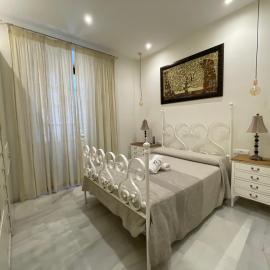 Apartment Palacio de Los Vibora Parking Gratis, hotel Lucenában