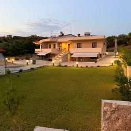 ΝΕΑΚΙΤΟΣ Luxury Apartments, hotel in Nikiti