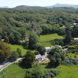 Pant Golau House - a contemporary spacious retreat, hotel di Llanbedr