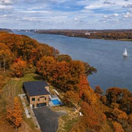 The Bluff - Designer Home with Views Pool & Hot Tub, מלון בMarlboro