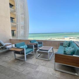 Beachfront condo in Progreso