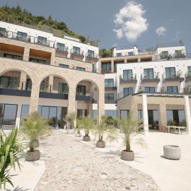 Avaris Hotel, hotel a Dhërmi