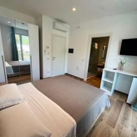 PETRARCA ROOMS - Camere&Suites