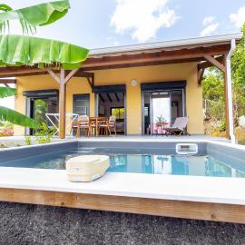 Nairobi un T3 Central, quiet with private pool, Hotel in Les Abymes