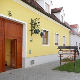 Gästezimmer Poys，Auersthal的飯店