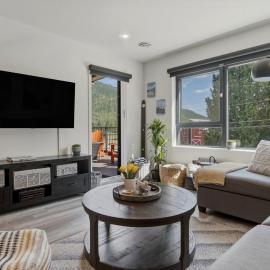 Selkirk Staytion - 2 Bed - Private Hot Tub