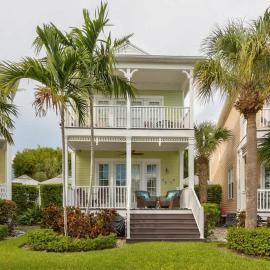Pristine Islamorada Pool Home with Ocean View and Dockage, hotel in Islamorada