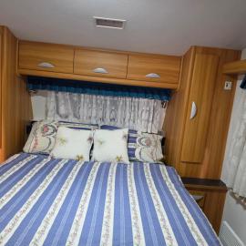 Luxury Caravan at 10、オークリーのホテル