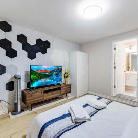Bright Maple Suite