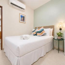 Room 3: Vibrant Walkable Hub in Santurce