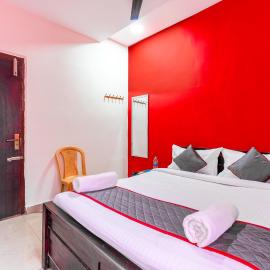 Nimalan Residency Near Chettinad Hospital Kelambakkam, hotell i Kelambākkam