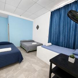 Casa Zoila Habitación Triple cerca de Flores, hotel u gradu Flores