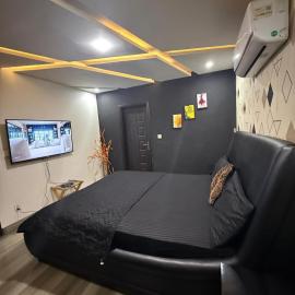 Modern Elite stays in Bahria Town Lahore, hotel in Lahore