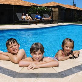 Geraldton's Ocean West Holiday Units & Short Stay Accommodation, hotel sa Geraldton