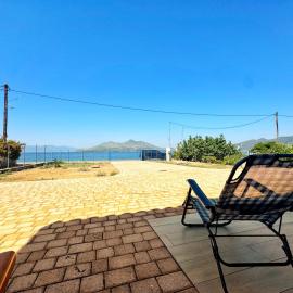 Maria's Seafront Villa, hotel in Loutra Edipsou