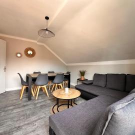 Appartement T5 lumineux proche stations de ski - 2 places de parking privé, hotel in Cluses