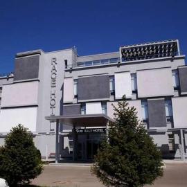 Sokol Hotel, hotel em Tasay