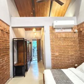 Hide Away Resort, hotel u gradu 'Jhārgrām'