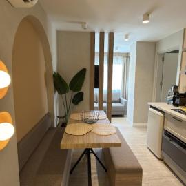Leos Apartments Brand-New Boho Chic Apartment