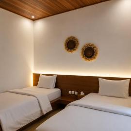 Lantis Corp Inn, hotel in Sengkol