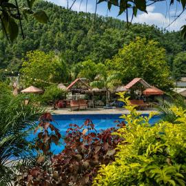Sukute River Hub Beach Resort, hotel di Dolālghāt