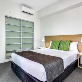 18th Floor Seaview Executive Style King Bed with Pool and Gym