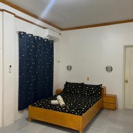 Matthew's Place Private Room 1, hotel em Bolod