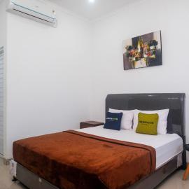 Urbanview keTemon Hotel & Resto YIA by RedDoorz, ξενοδοχείο στη Γιογκιακάρτα