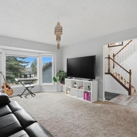 Quiet Family Home near YYC