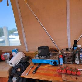Island romance on an exclusive cabin boat